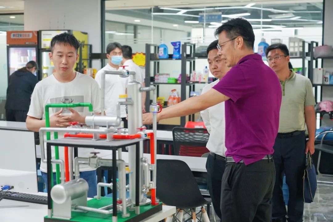 宜昌市政府領(lǐng)導(dǎo)一行蒞臨山東歐倍爾考察調(diào)研，共商軟件開發(fā)產(chǎn)業(yè)合作新機遇